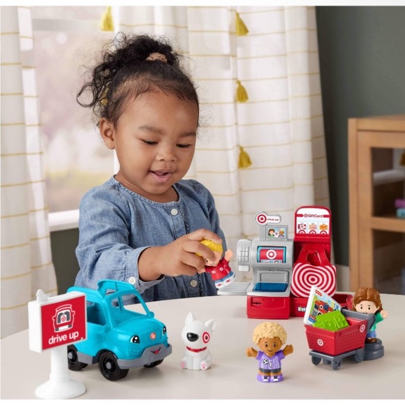 Fisher-Price Little People Drive Up Playset - Hard to Find - NEW - Picture 2 of 3